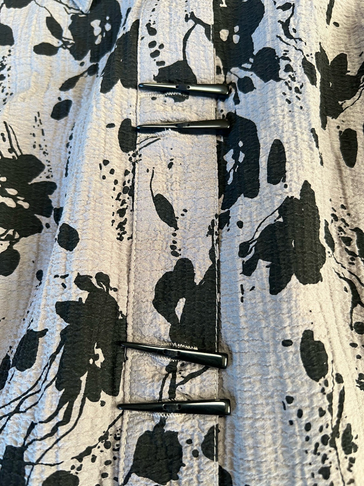 Habitat NWT Floral Blouse Shirt Women’s M Funky Button Up Taupe Black Textured