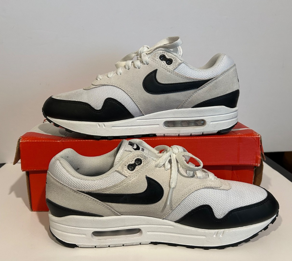 Nike Air Max 1 Essential White Black Size 10 Men 12.5 Women NEW WITH BOX