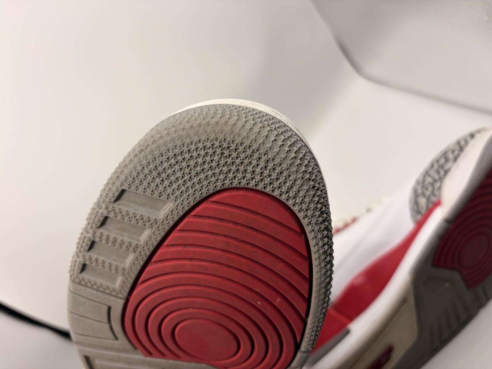 Nike Air Jordan 3 Retro Cardinal