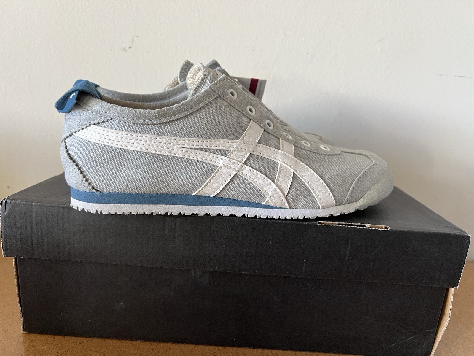 Onitsuka Tiger MEXICO 66 SLIP-ON Mid Grey/ White 1183A360 020 Sz 6.5 Women NWB