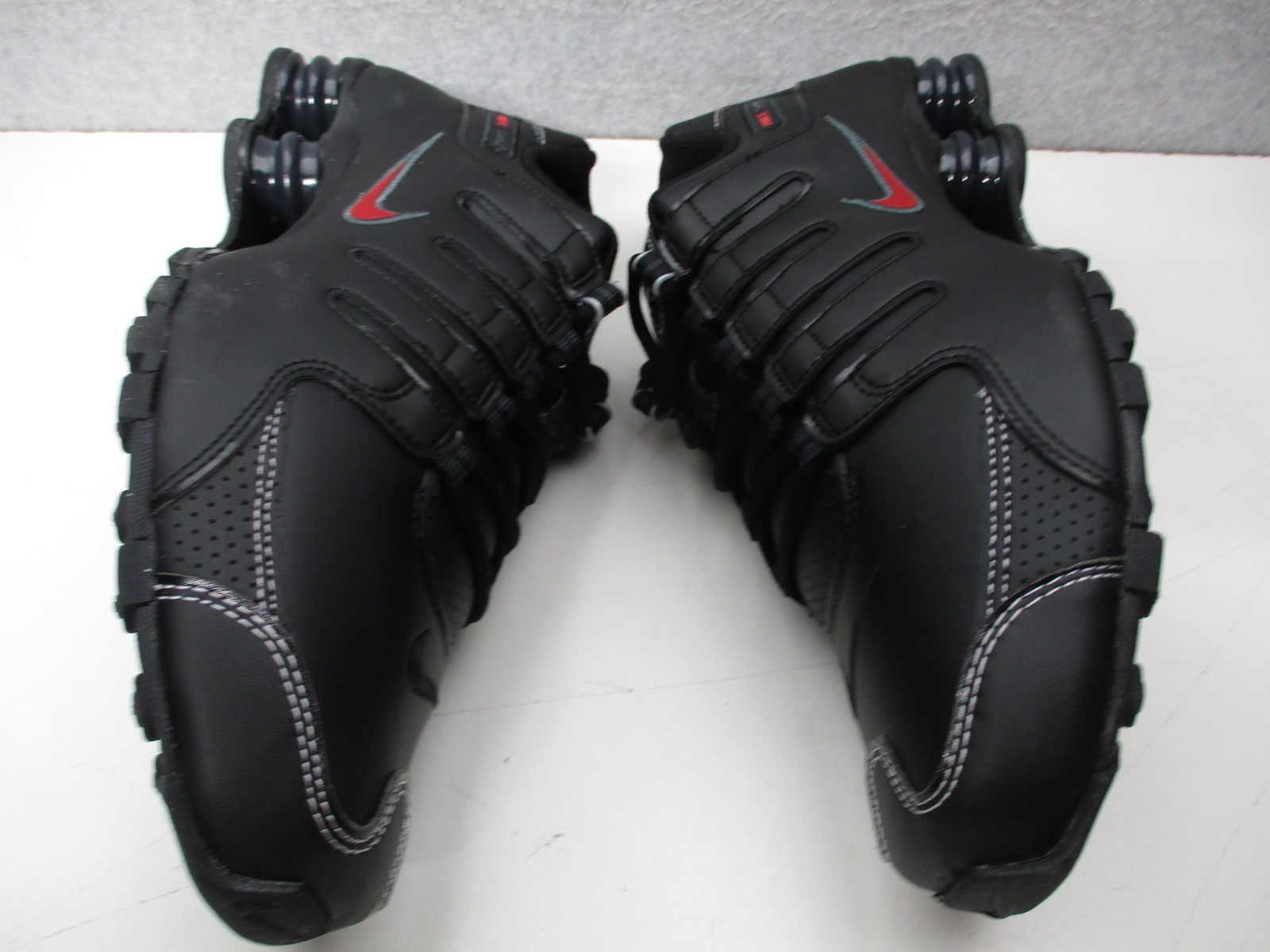 Nike Shox NZ Black Black Varsity Red Sneaker Shoes Mens Size 11