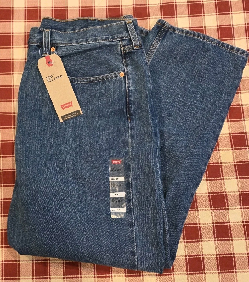 Levi’s Men’s 550 Blue Denim Jeans Relaxed Tapered Mid Rise 5-Pocket Button