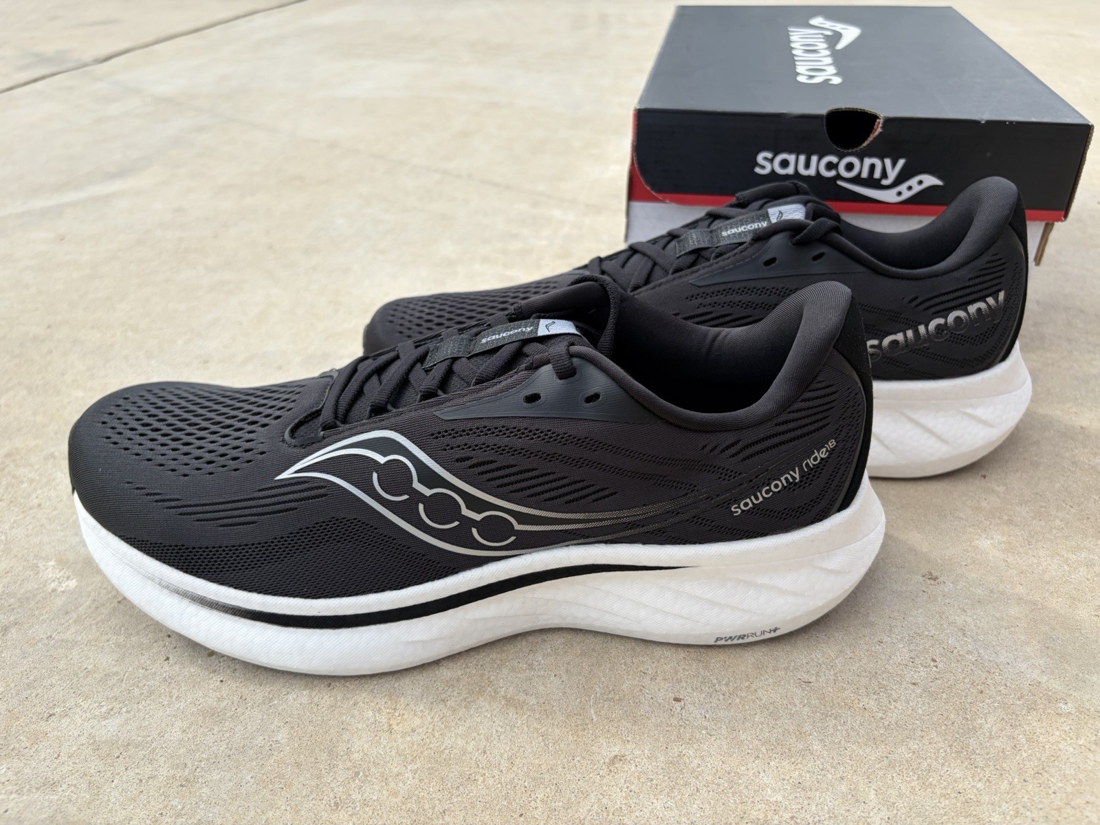 Saucony Ride 18 Men’s Running Shoes Black/White, Size 11.5