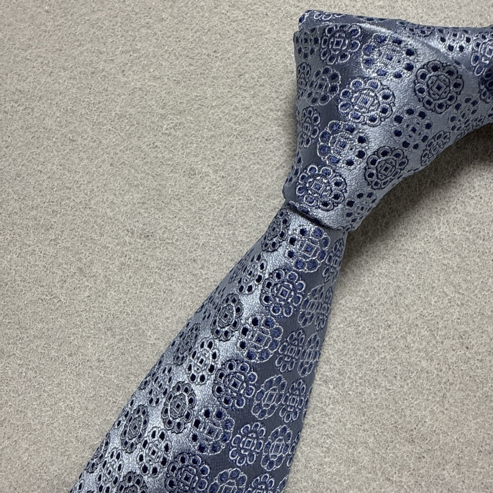 Brioni Silk Tie Blue Silver Medallion Floral Geometric Pattern 9cm Made in Italy