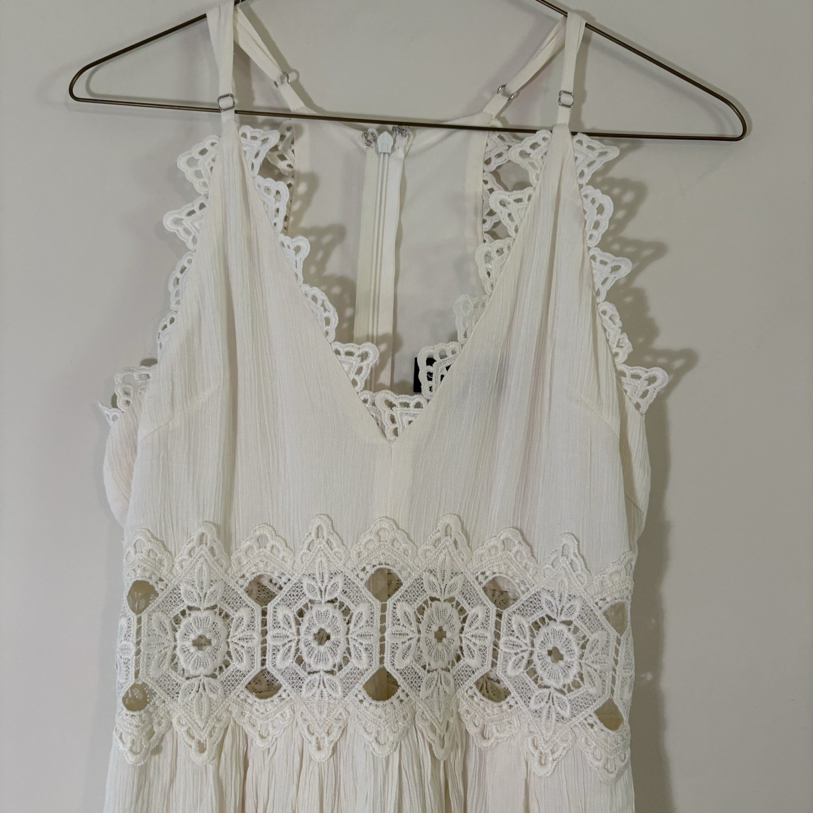 Lulus Women’s XS White Lace V-Neck Spaghetti Strap Sleeveless Maxi Dress
