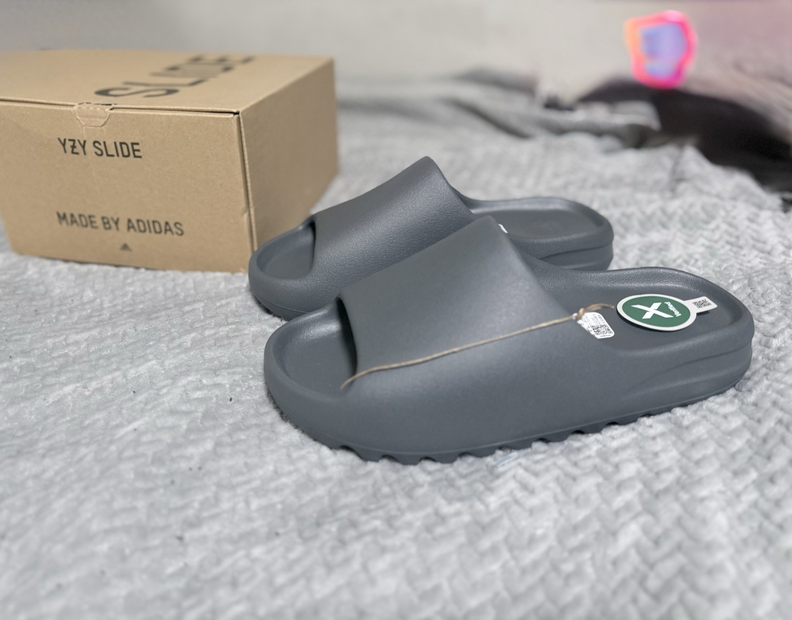 adidas Yeezy YZY Slide Gray Men’s Comfort Slip-On Sandals US Size 11
