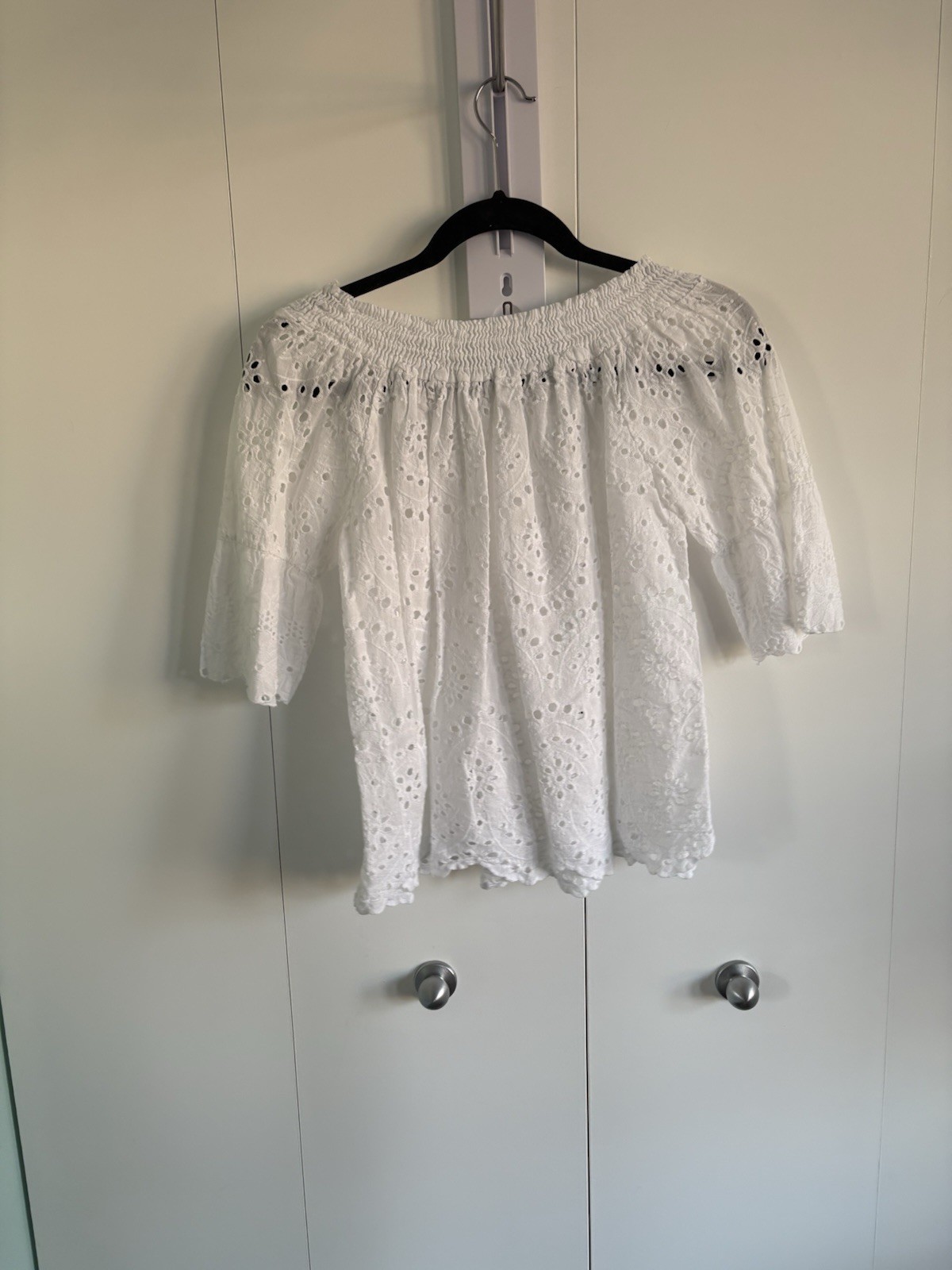 Women’s White Solid Eyelet Off-the-Shoulder Peasant Blouse 3/4 Sleeve M