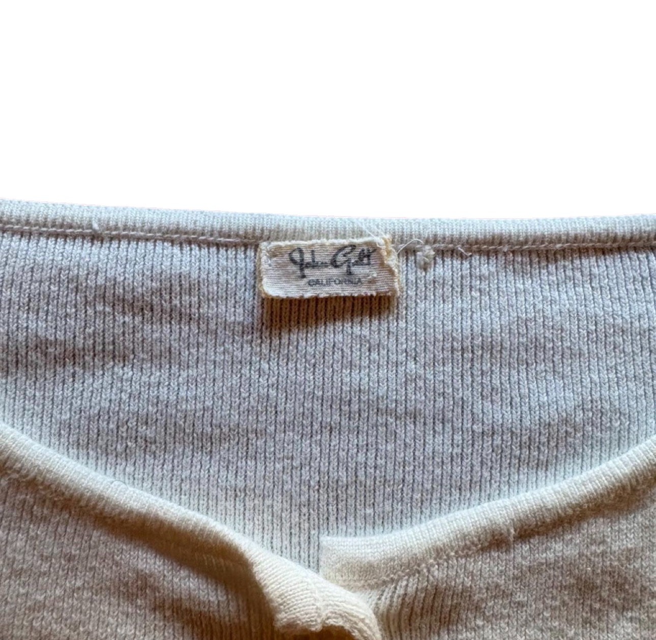 Brandy Melville— Womens Knit Round Neck Button Front Cropped Cardigan Sweater