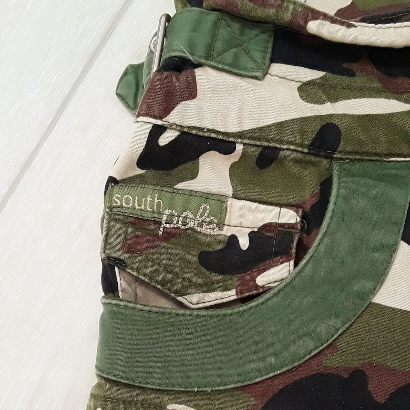 SOUTHPOLE Camouflage Micro Mini Skirt Size 7 Green Hip Hugging Pleated Peplum