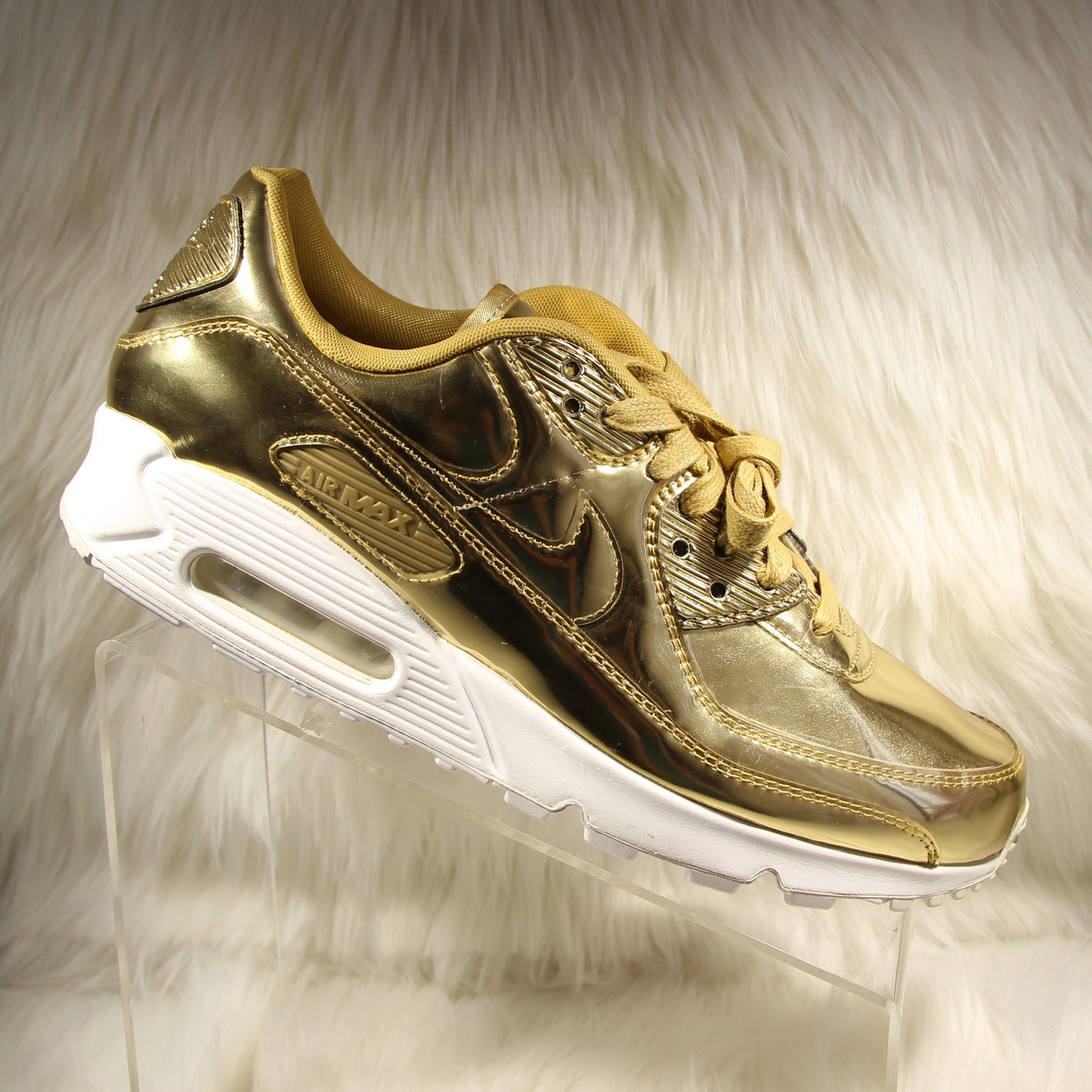 Nike Air Max 90 Metallic Gold Sneakers Shoes Women’s 11 CQ6639-700 Rarely Worn