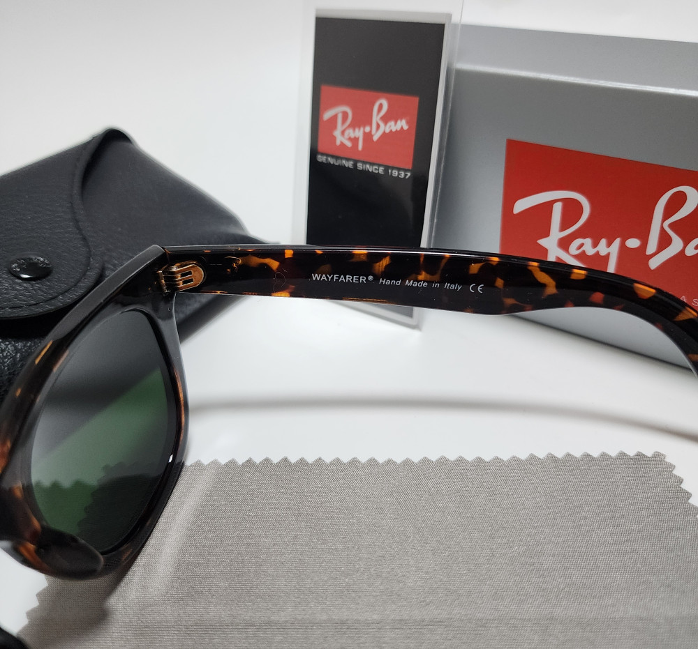Ray-Ban Wayfarer RB2140 Sunglasses Glossy Black Frame Glass Green Lens 50mm