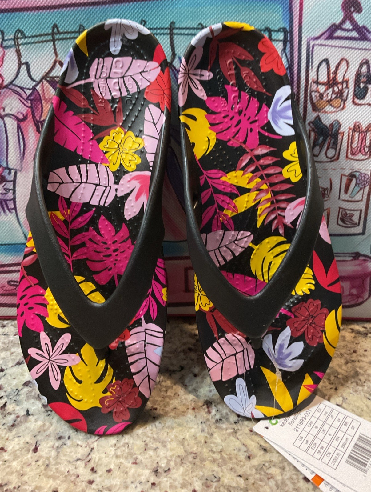 CROCS Women’s Sz 7/EUR 37 – 38 Kadee II TROPICAL Flip-Flop 211699-001 Black NWT