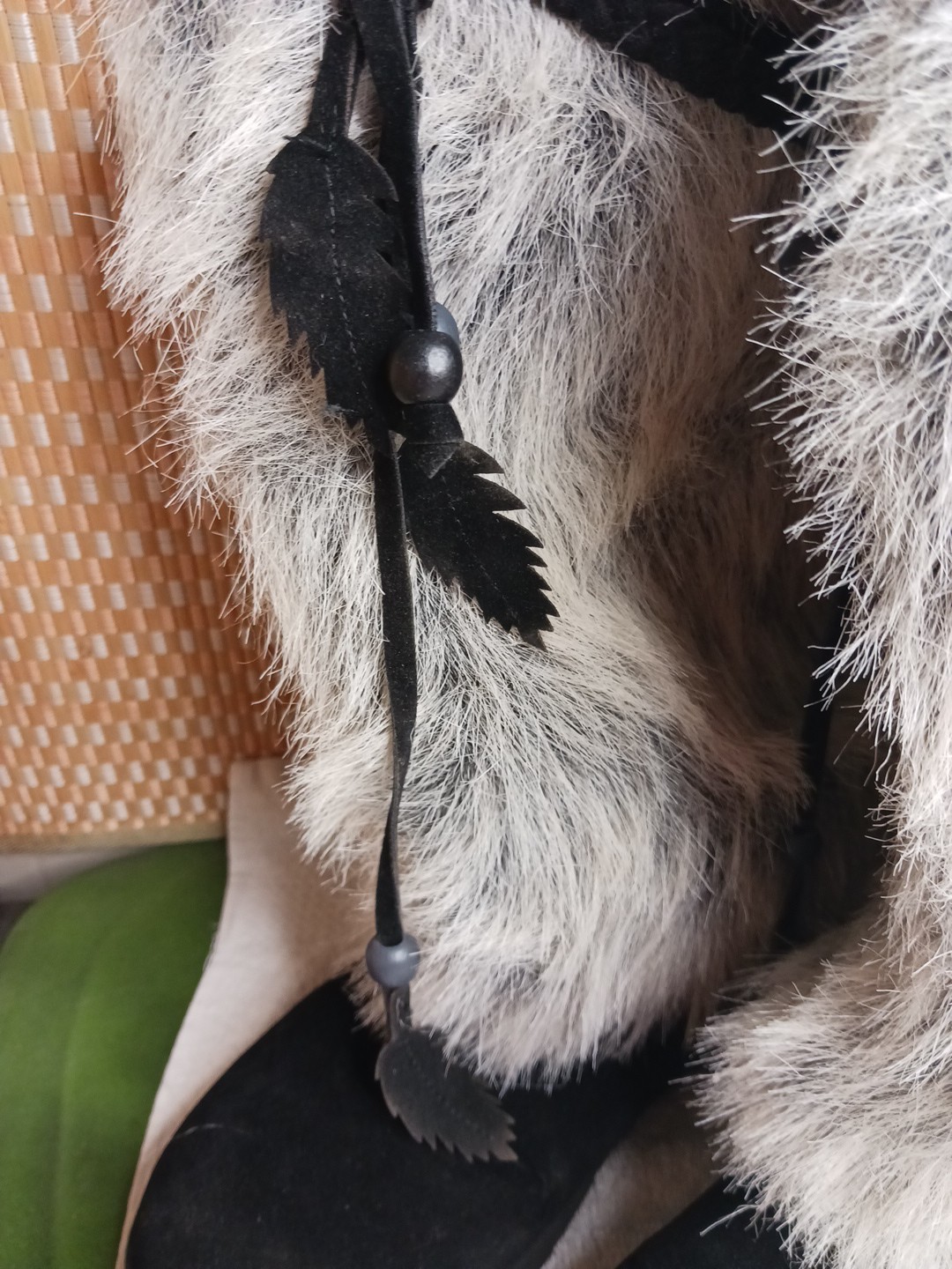 Mukluks Black with Gray Fur Comfort Boots Feather Charm Women US 9 Warm
