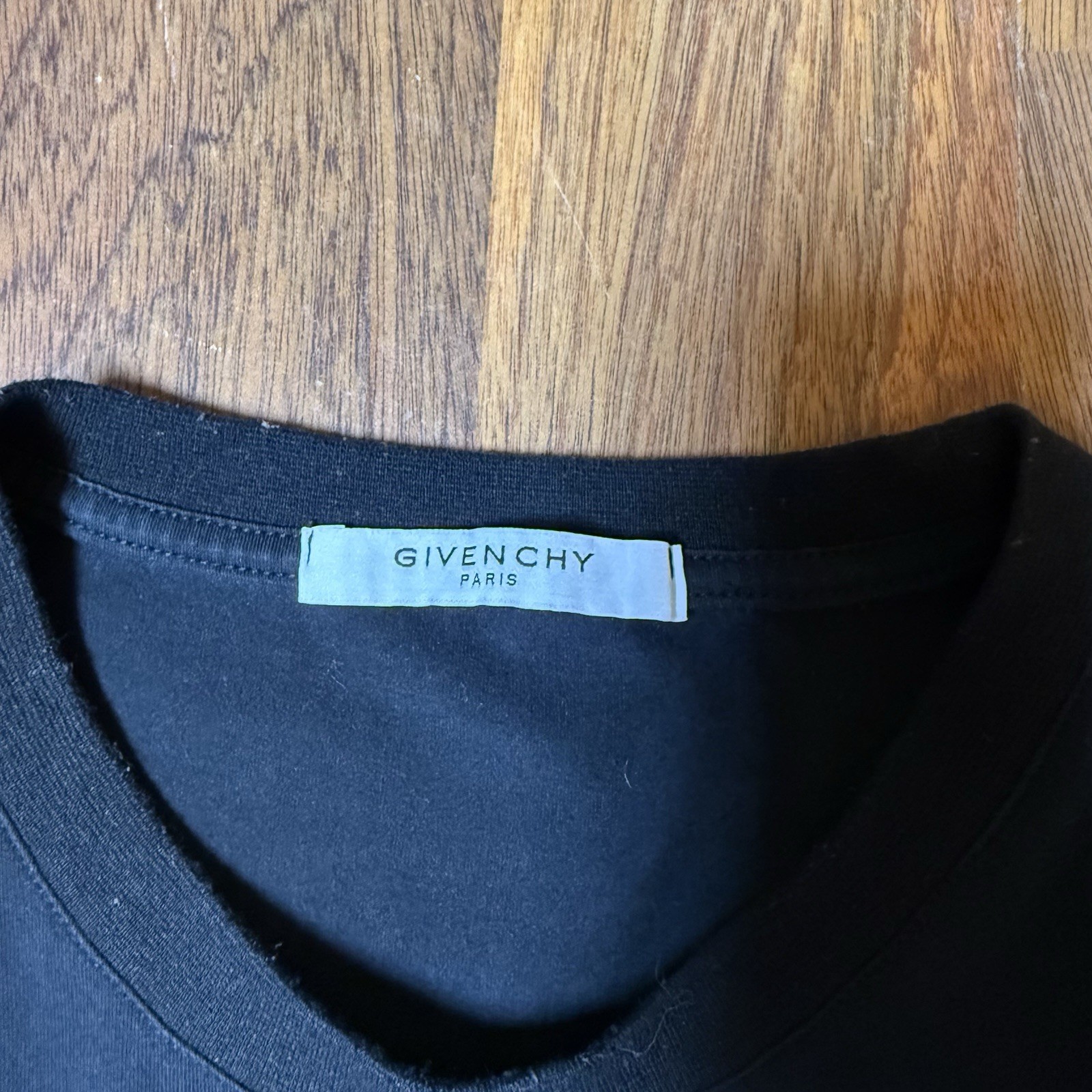 Givenchy men’s black T-shirt Size S