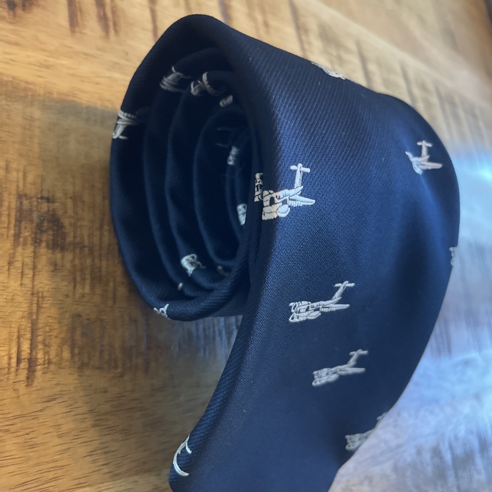 Vintage G. L. Harvale & Co. Polyester Airplane NAVY Palm Beach 55″ x 4″ Tie