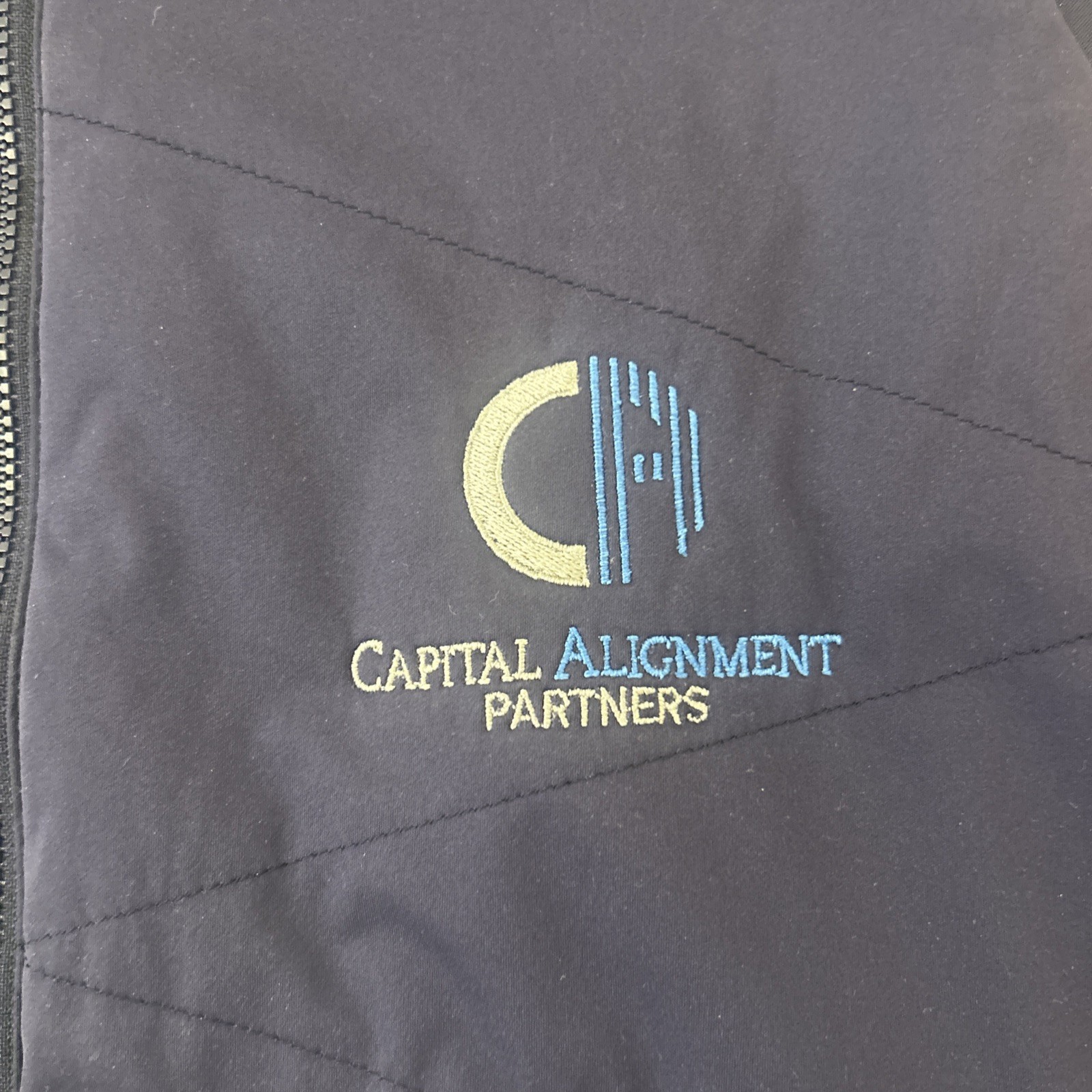 Capital Alignment Partners Peter Millar Venture Hybrid Full Vest Mens L Finance