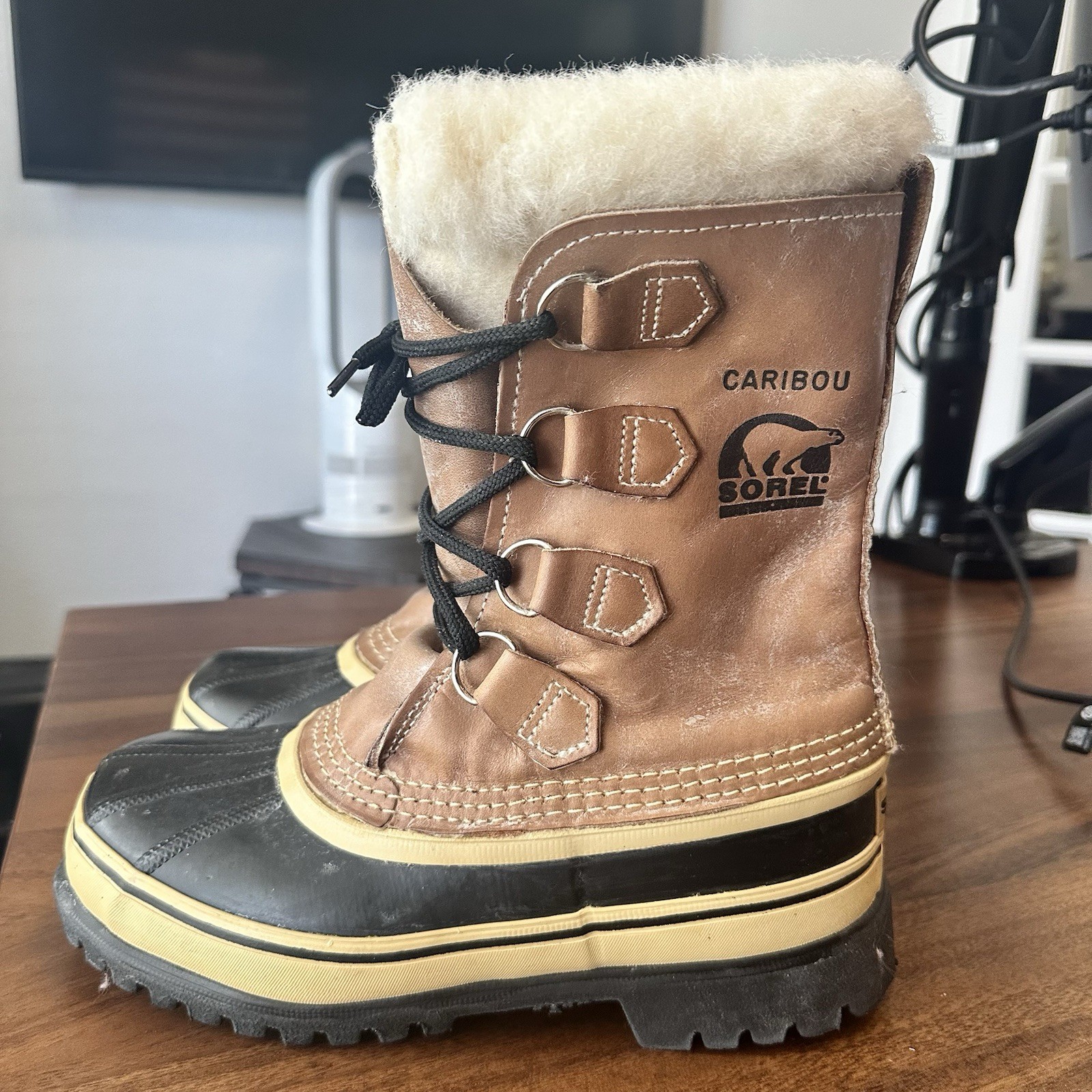 Sorel Caribou Snow Boot Buff Women’s 6