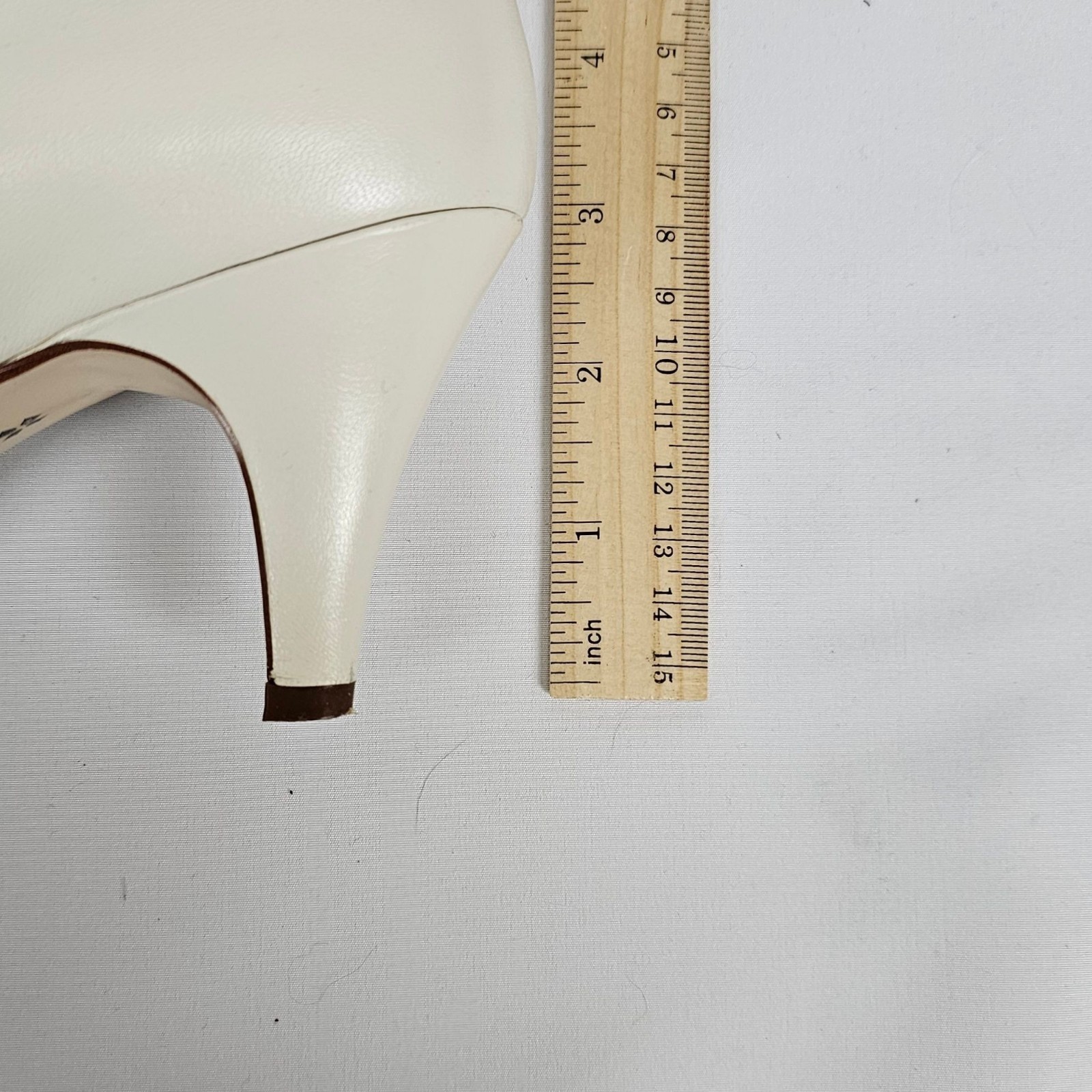 Womens 8.5M Cream Gold Open Toe Formal Business Casual Office 3″ Pump Heel Shoe