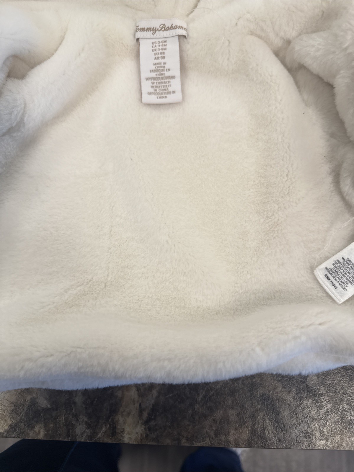 “Tommy Bahama” 3-6 Month White Knitted A Sharpa Fur Coat Hood *Stain