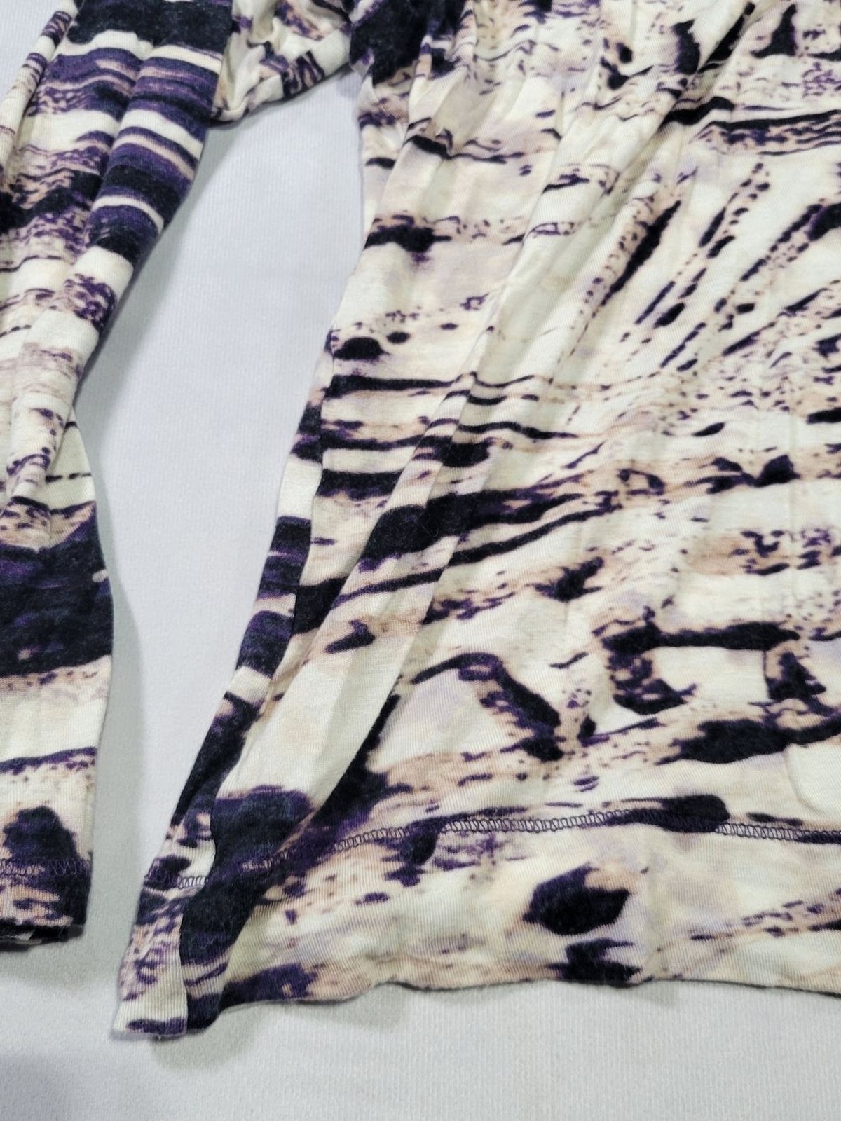 Simply Vera Vera Wang Long Sleeve Abstract Print Top in Black, Cream & Purple
