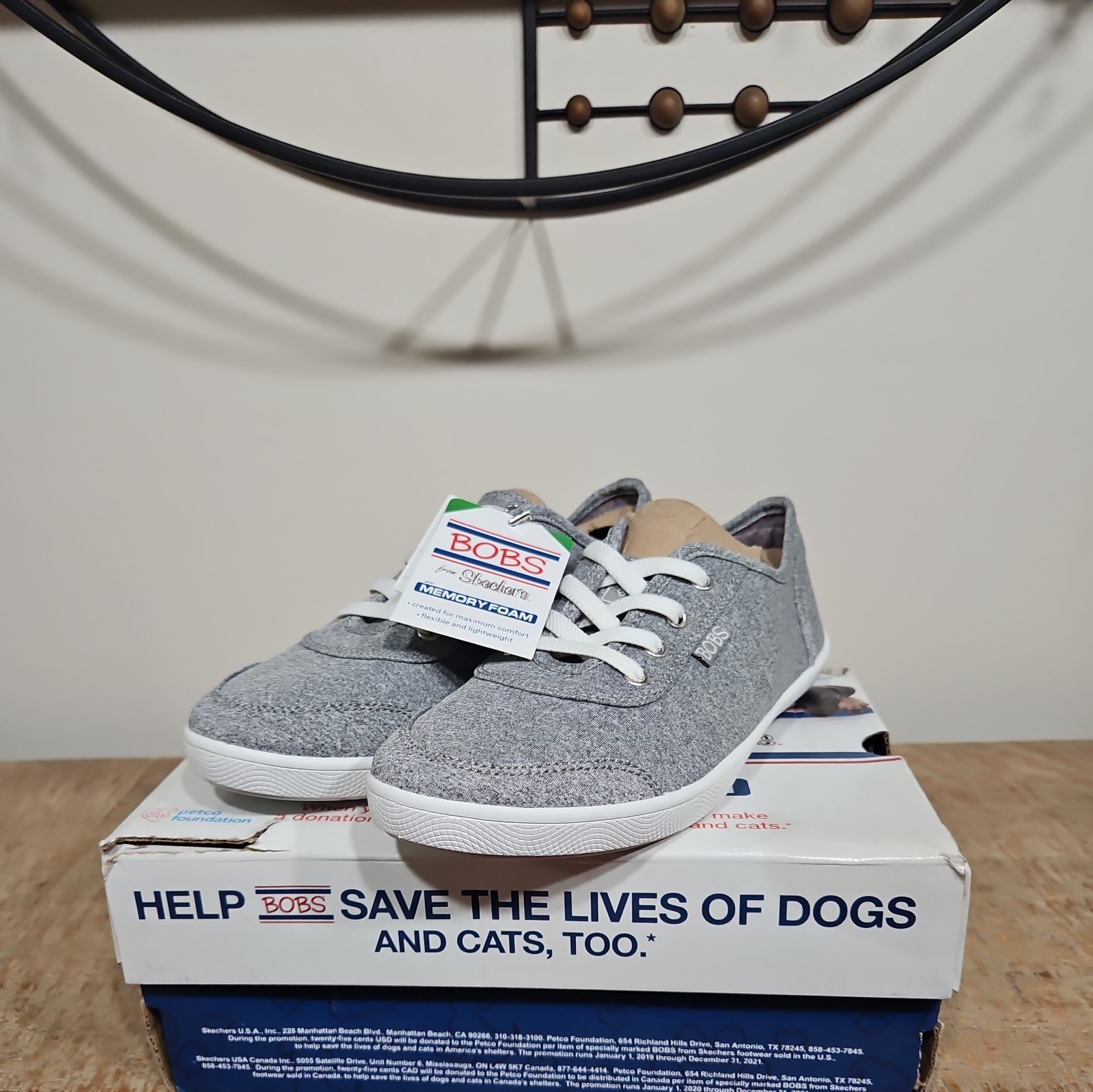 Size 8 Women’s Skechers Bobs B Cute Gray Pull On Casual Sneakers Shoes