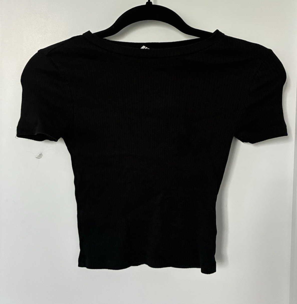 H&M Black Ribbed Knit Cropped T-Shirt XS Short Sleeve Crew Neck Pullover