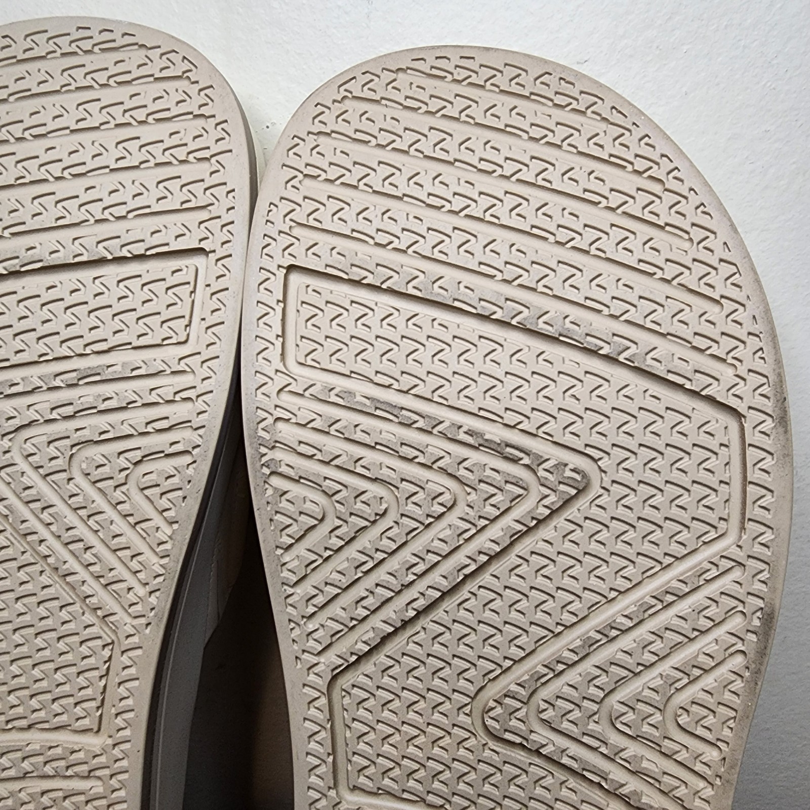 Chaco Townes Midform Slide Sandals Women’s 9 Angora Cream White Leather