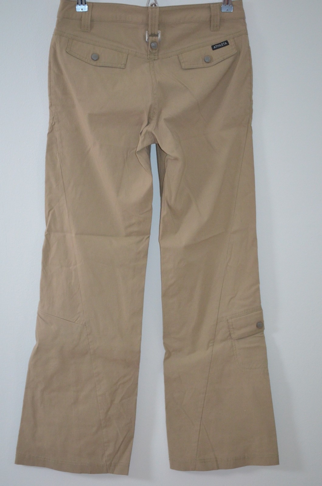 Athleta Beige 95% Nylon/5% Spandex Straight Leg Casual Pants Size 4/30″ Inseam