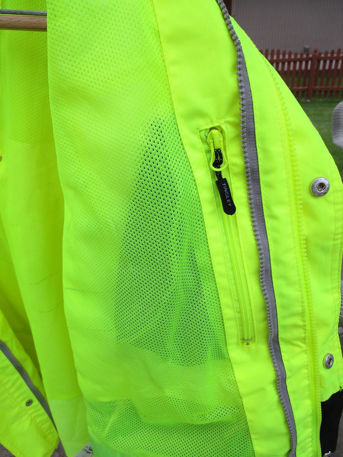 Tingley J24122 Icon Jacket Large High Vis Green 100% Water/Windproof Class 3