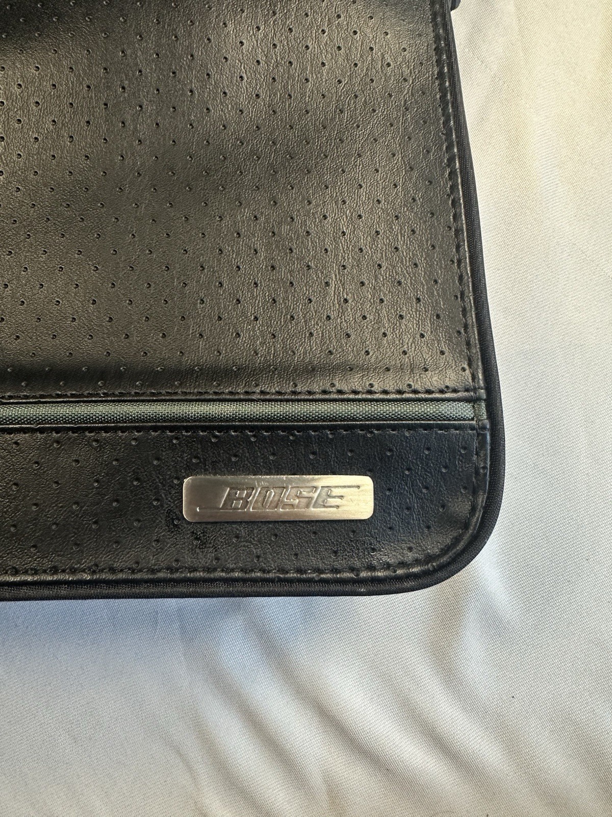 Bose Black Messenger Bag Adjustable Shoulder Strap Pockets Medium