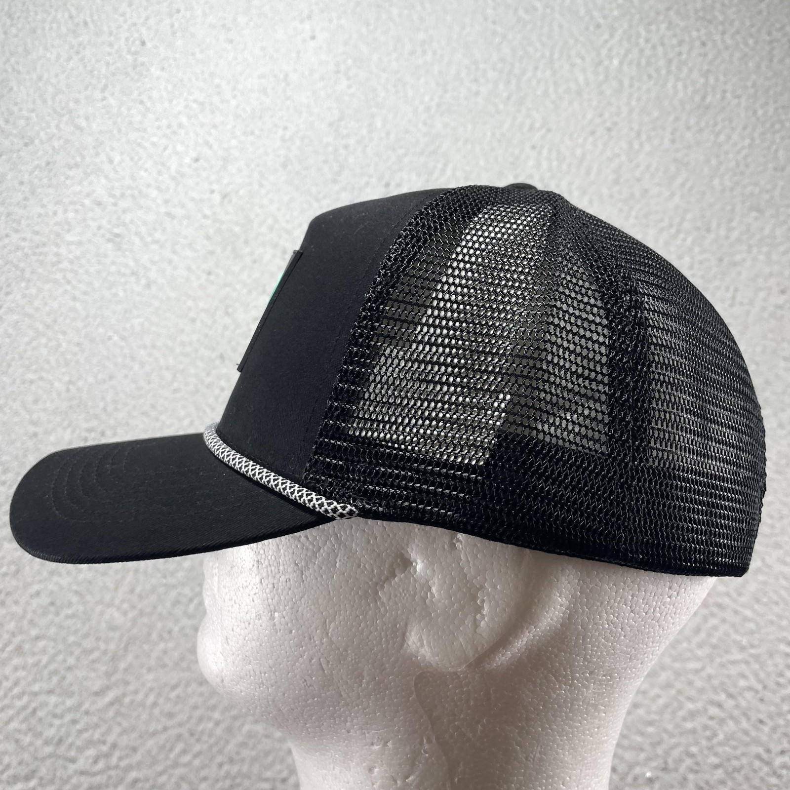 Mountain R Logo Hat Cap Snap Back One Size Mens Black Rope Trucker Mesh Outdoor