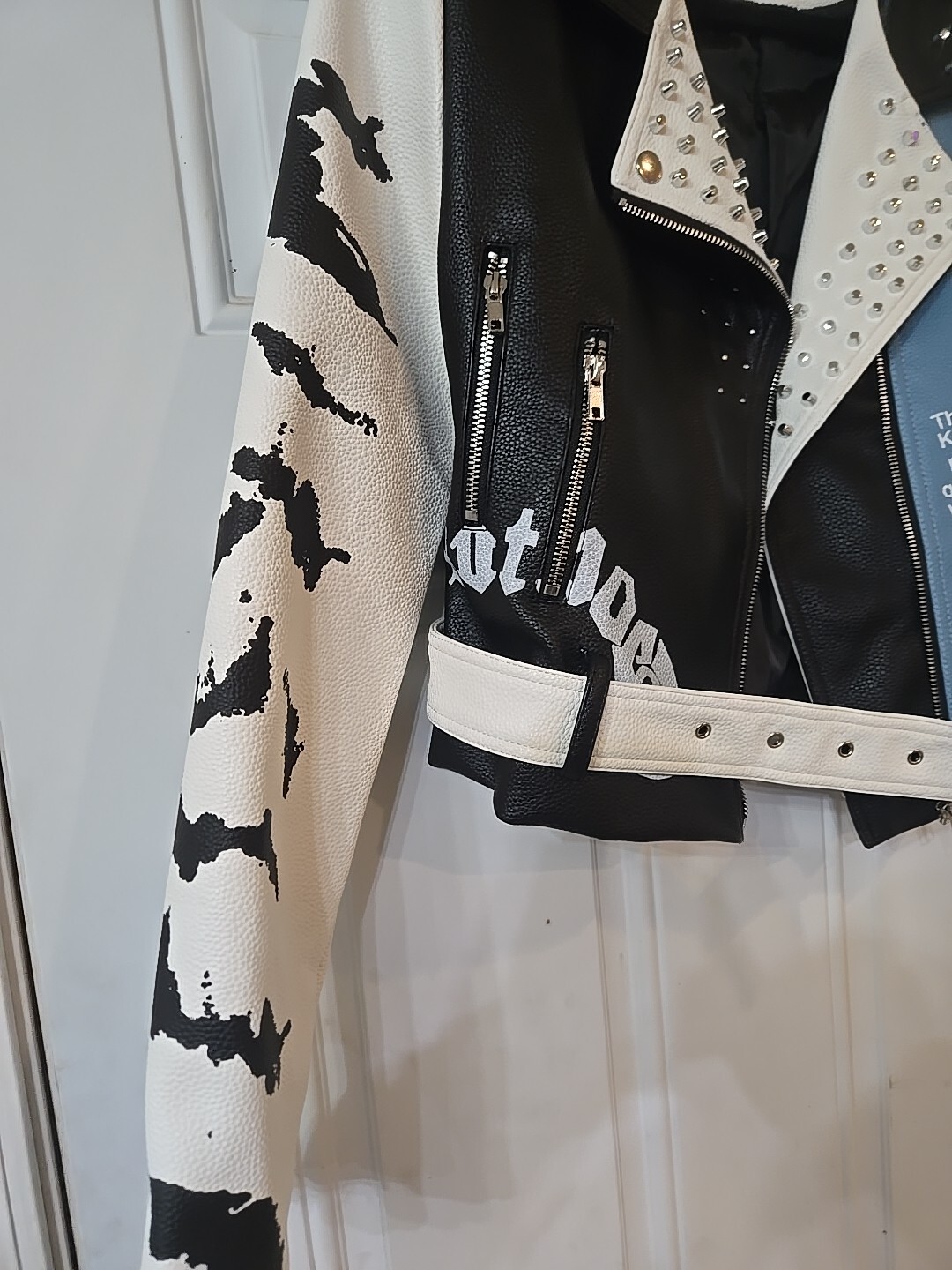 DARKSHE STUDDED JACKET FAUX LEATHER GRAFFITI VEGAN PU WOMENS MEDIUM BLIZZARD
