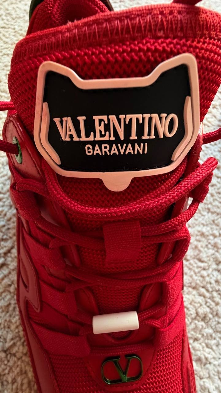 Valentino Garavani Climbers Red Skull Sneakers EU 43 Made In Italy Rare