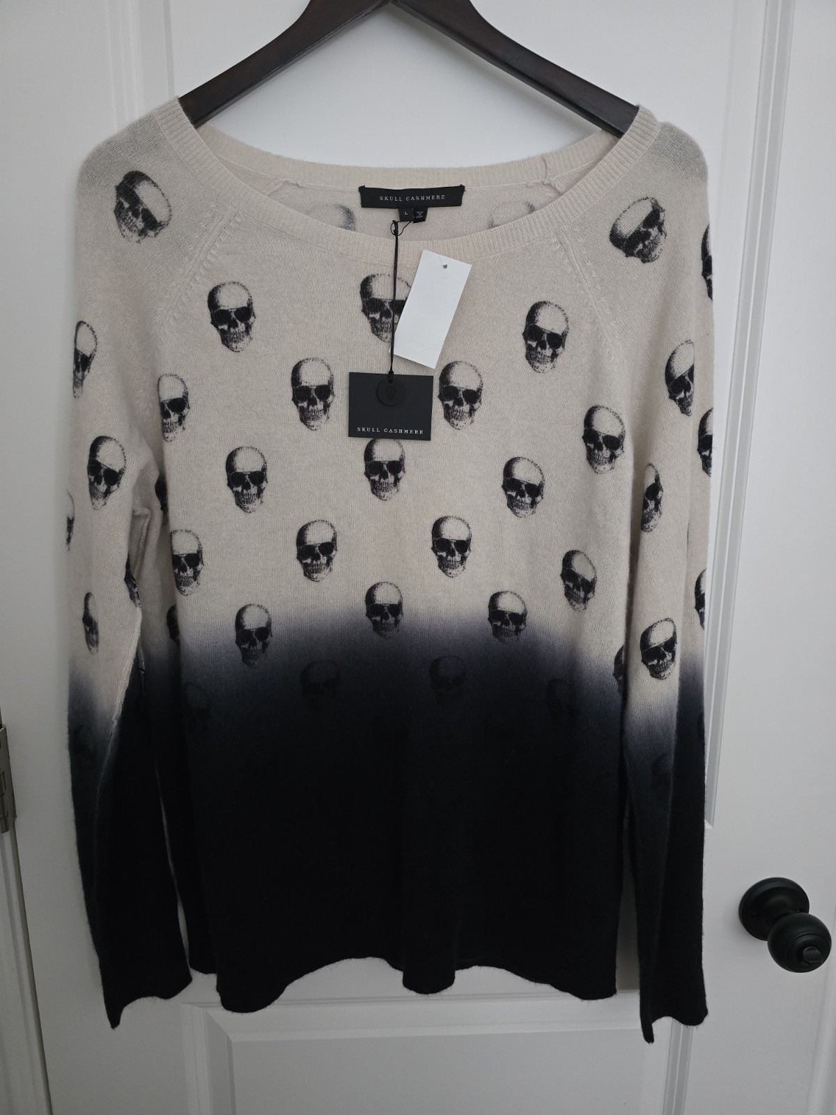 NWT 360 Cashmere/Skull Cashmere Size L Cashmere Beige/Navy Crewneck Sweater