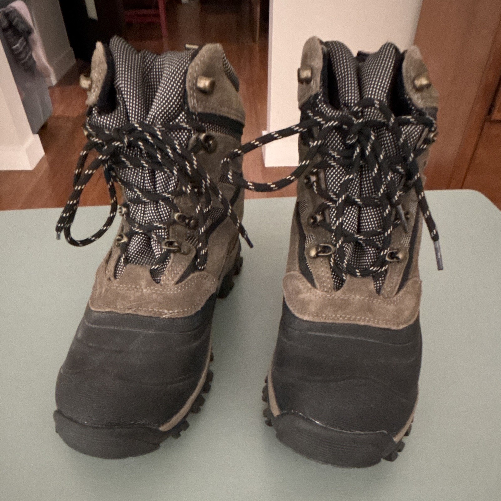 Lands’ End Thermolite Waterproof Leather Boots Men’s size 10