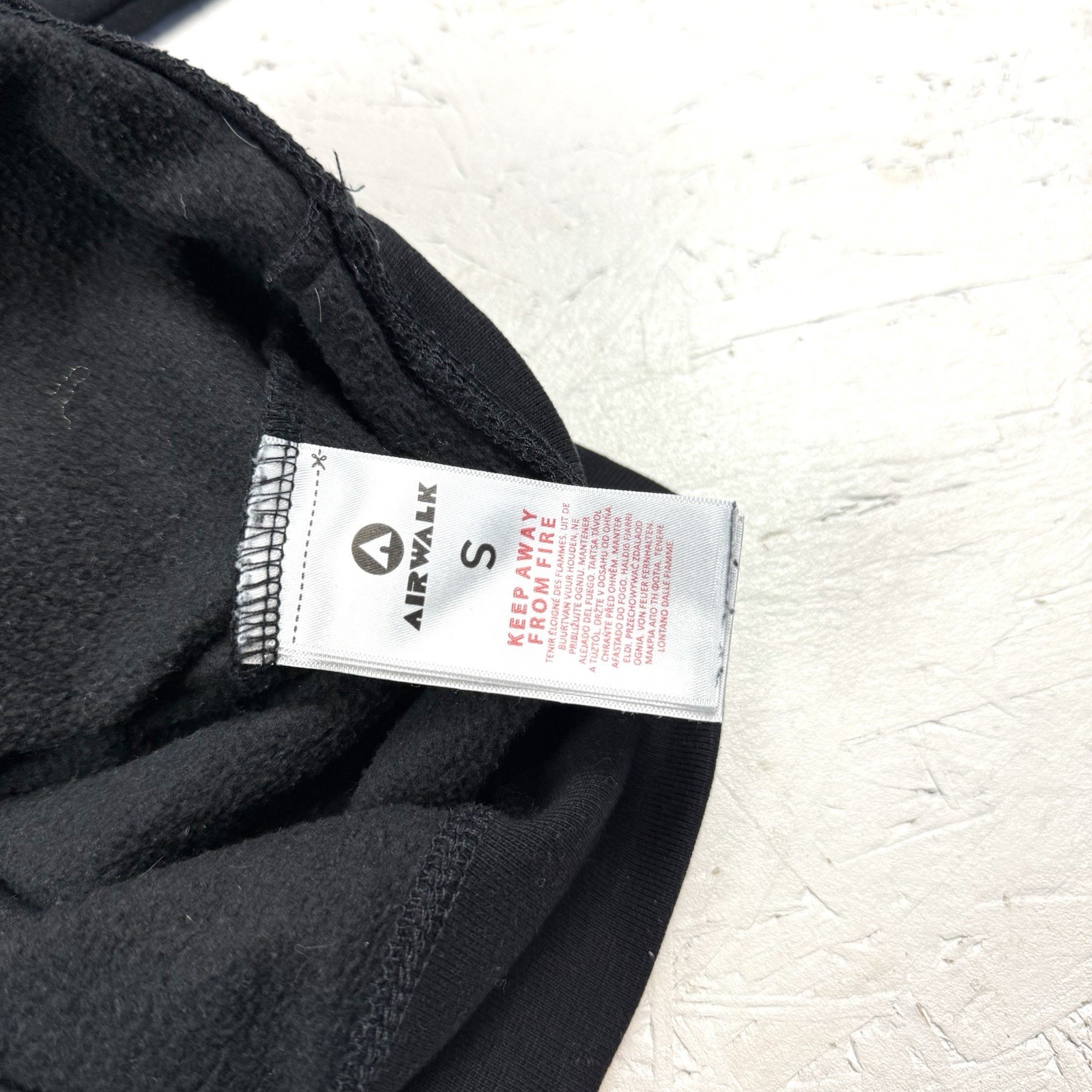 Airwalk Hoodie Men’s Size Small Black Spell Out Logo Skateboarding Y2K Pullover