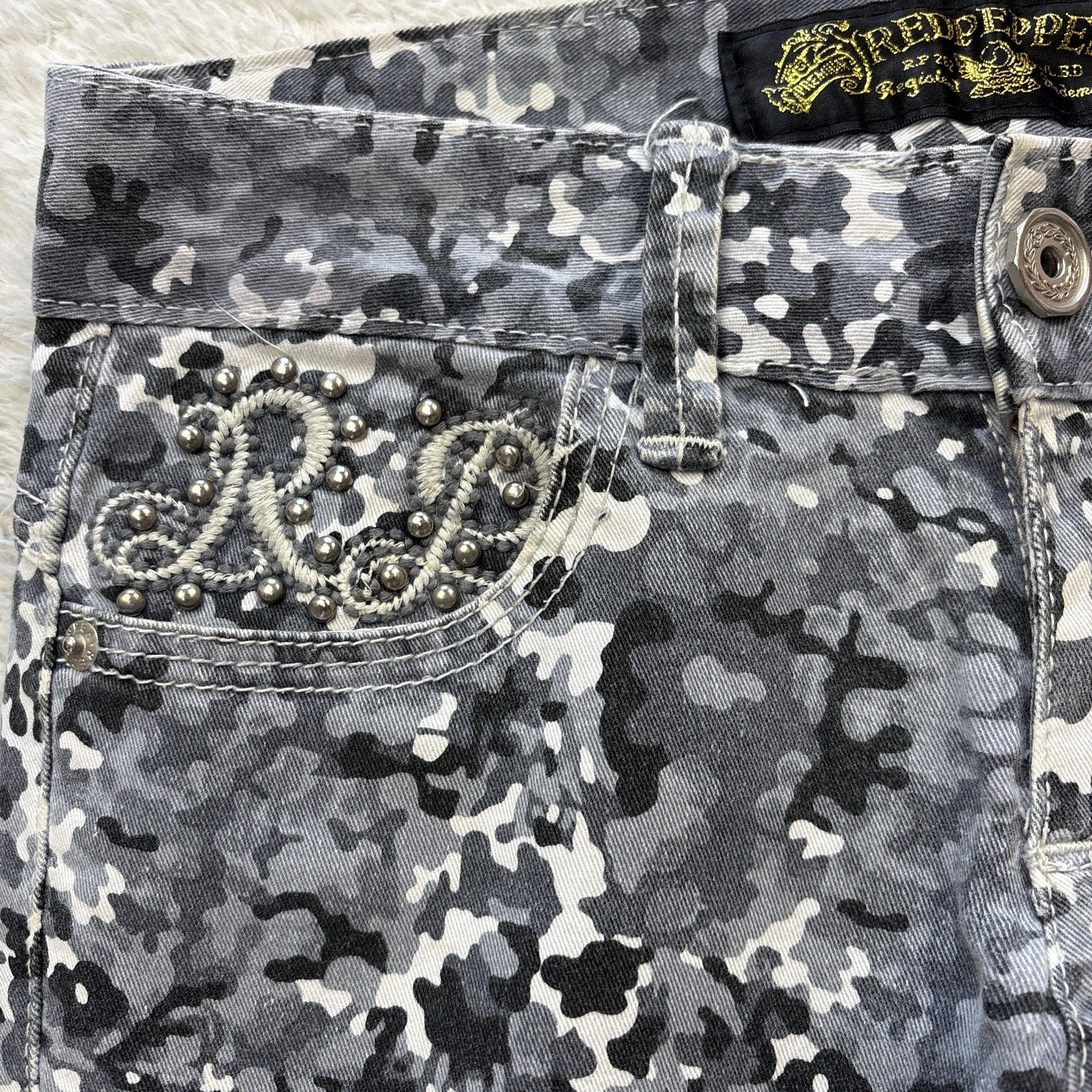 Y2K 00s RED PEPPER Red Pepper Camouflage Pattern Skinny Pants Cross Studs