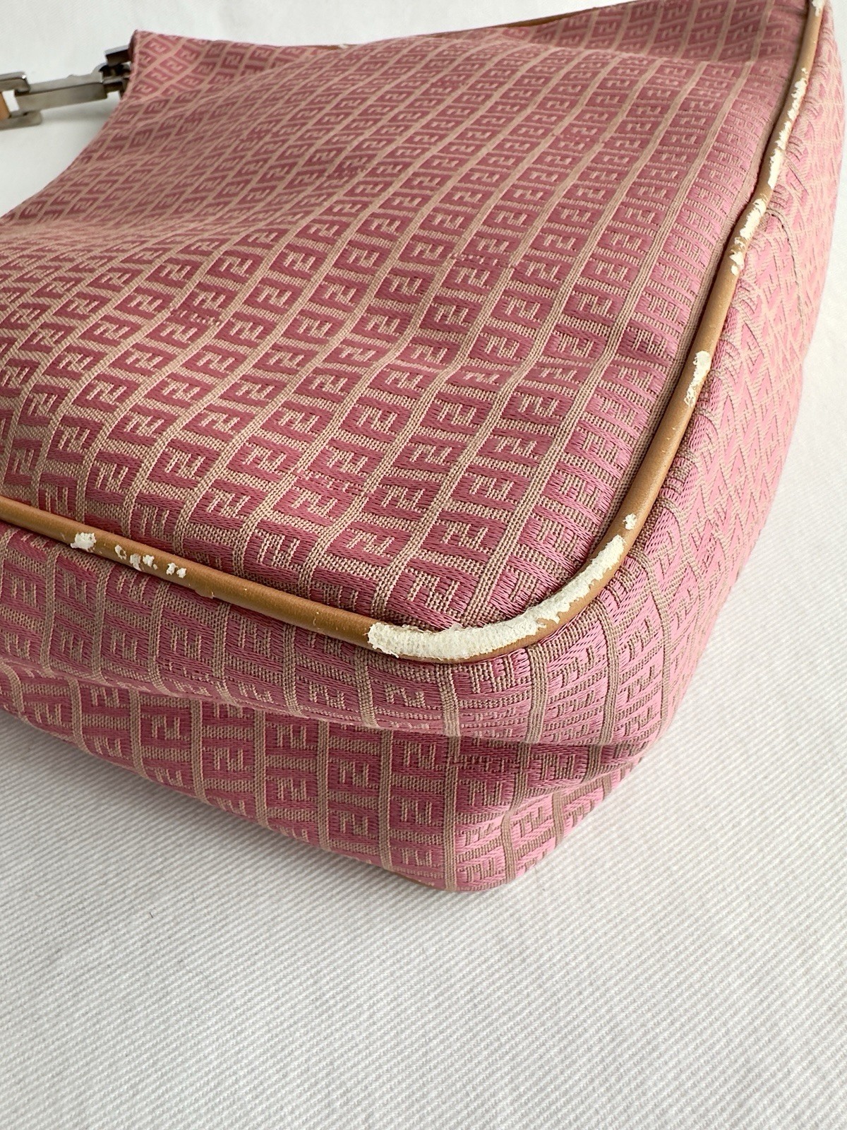 ✨Authentic FENDI FF Zucchino Canvas Shoulder Bag Pink