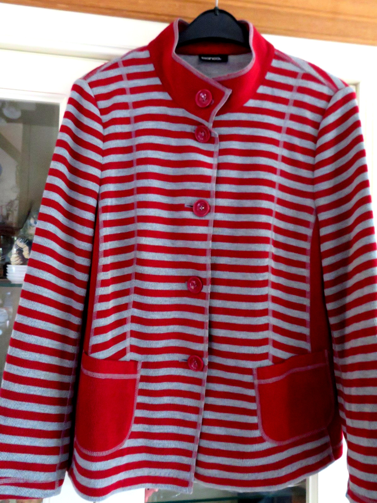 BIANCA UNWORN KNIT BLAZER RED GREY STRIPE SIZE 42 44 S. MEASUREMENTS MINT