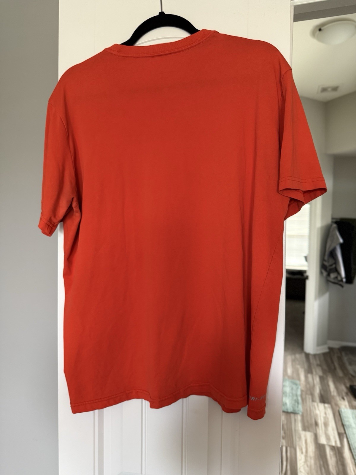 Nike Dri-FIT Orange Graphic Logo Short Sleeve Crew Neck Polyester Men’s L