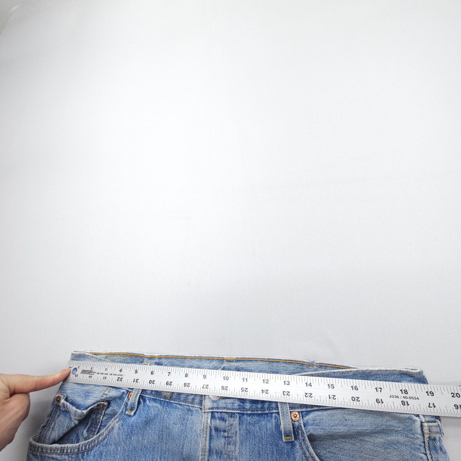 Y2K Levi’s 501 Straight Button Fly Jeans Mens 38 x 34 Light Wash 2000’s Denim