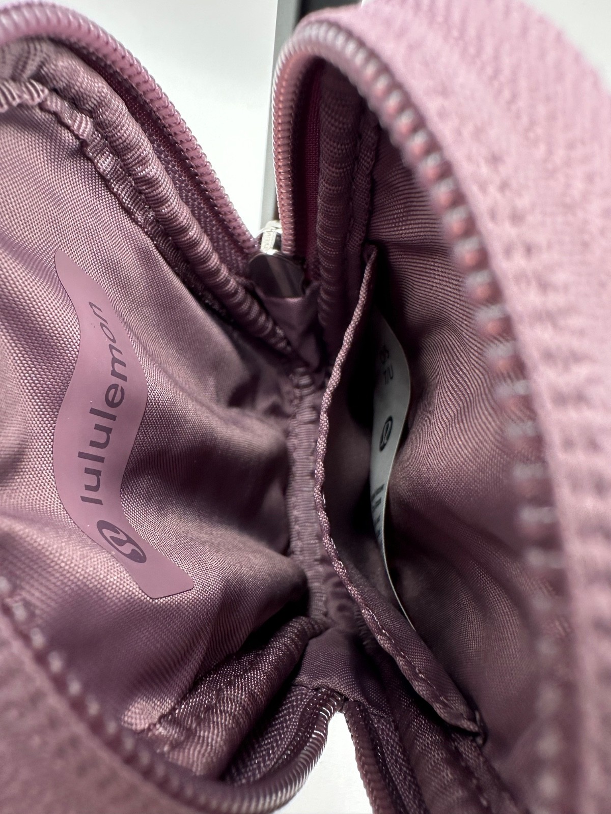 Lululemon Clippable Nano Pouch (Lavender Lux) ***SOLD OUT – 0060