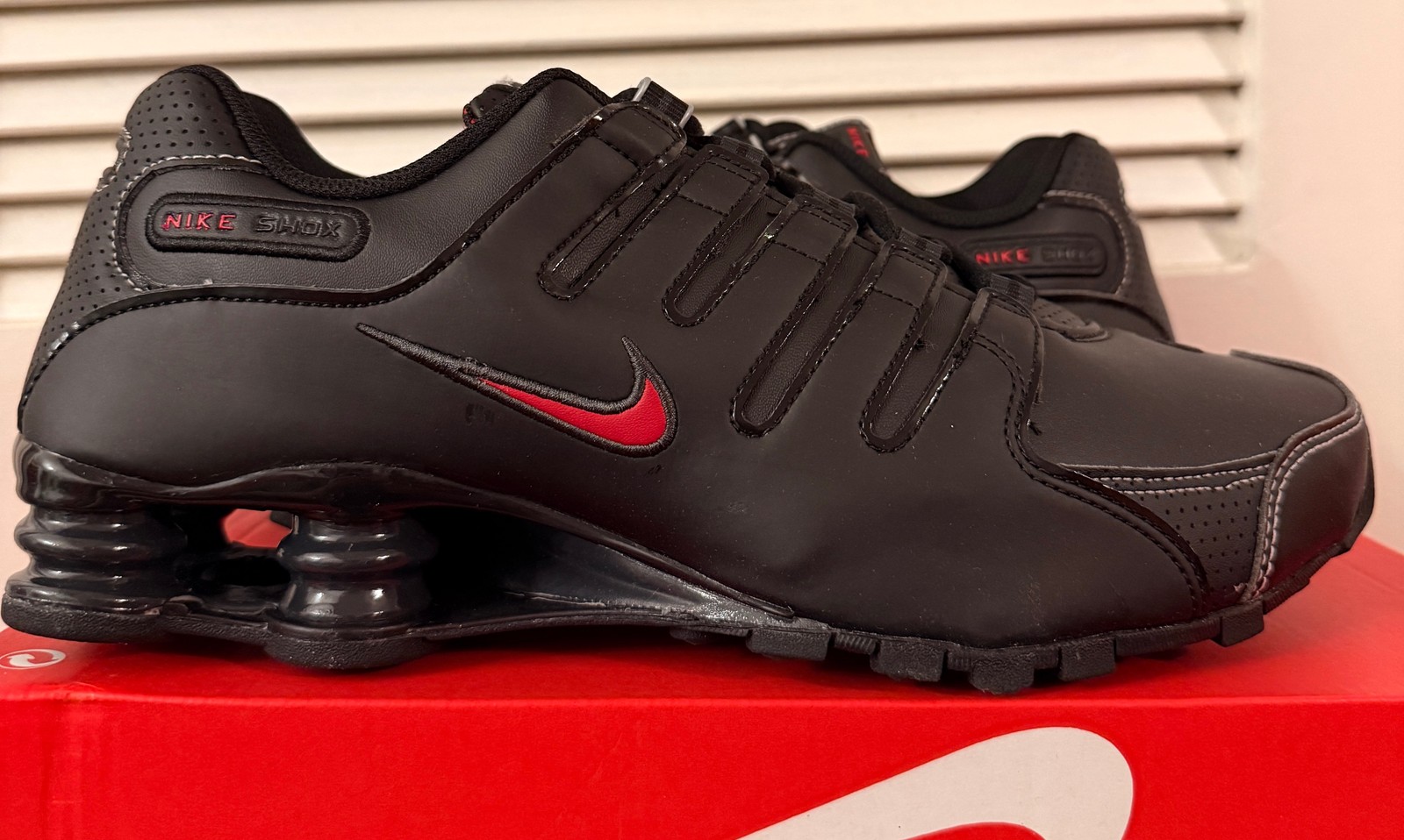 Nike Shox NZ Men’s Shoes Black White Varsity Red 378341-017 Size 10.5