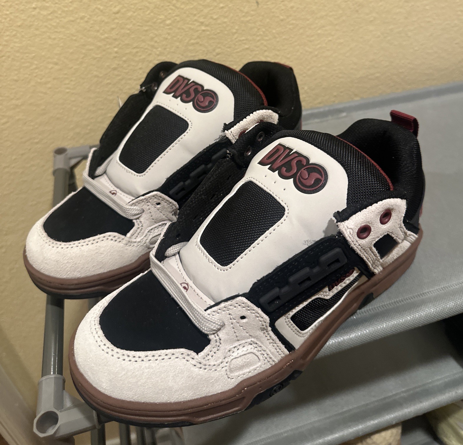DVS Comanche – White/Black/Red Men’s 7 Brand New