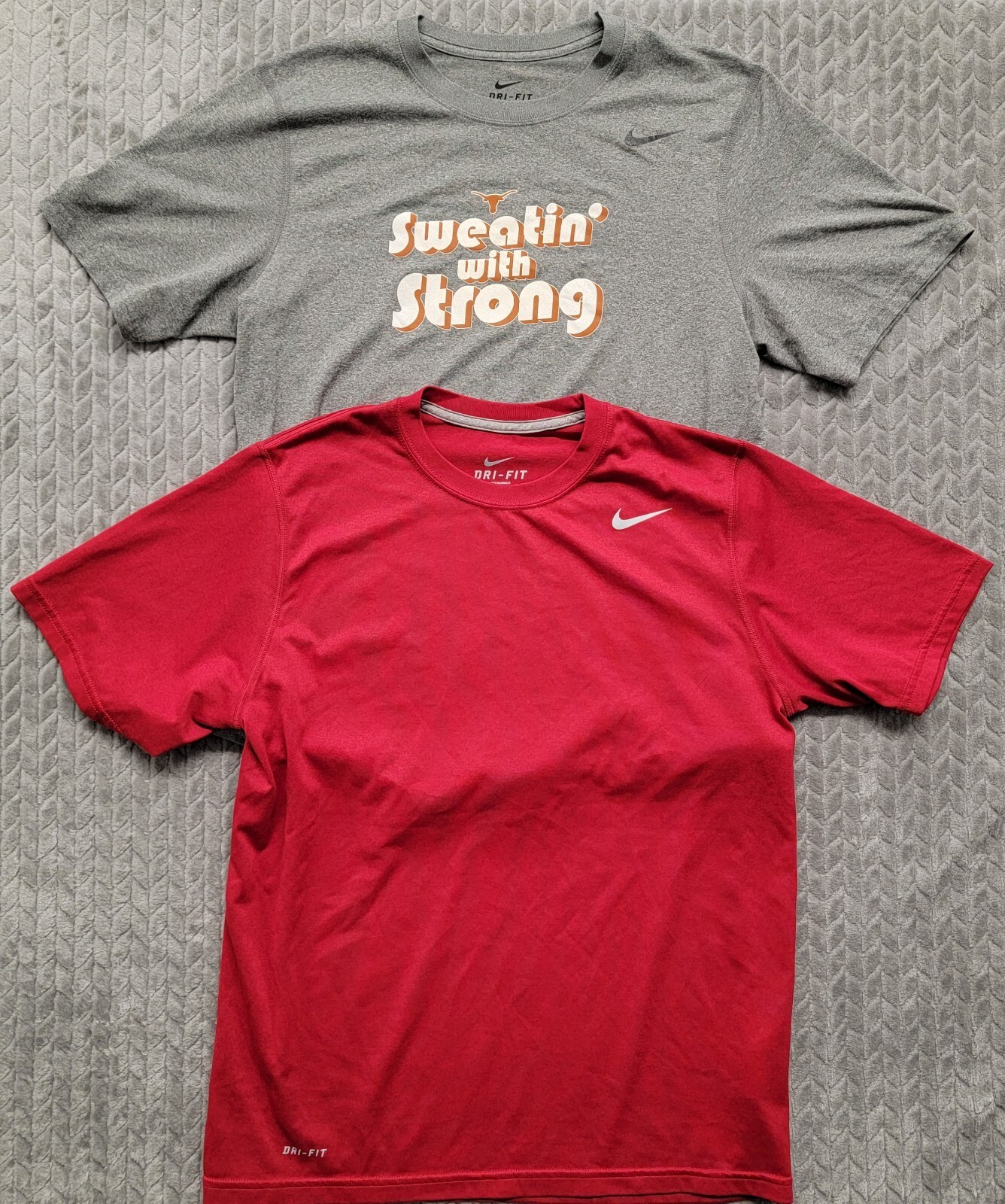 2 Nike Dri-Fit Legend T-Shirt Mens Size Medium Gray Red Texas Longhorns
