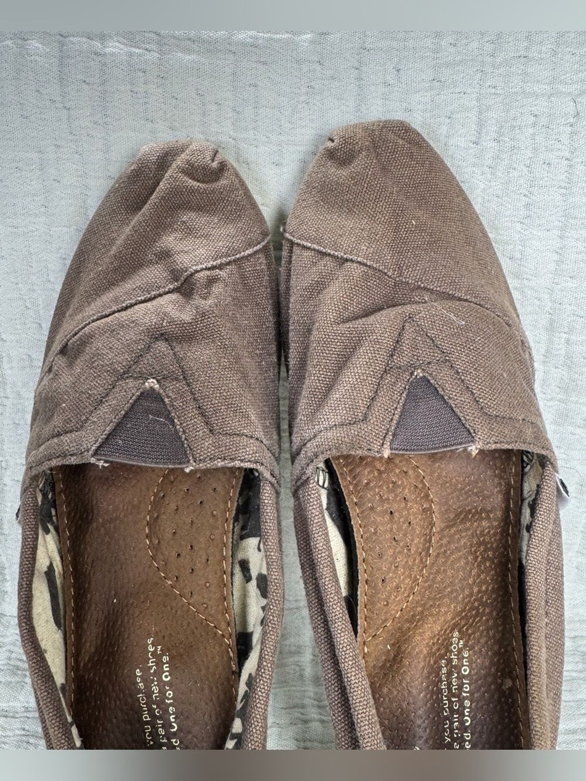 TOMS Classic Canvas Slip On Flats Brown Womens Size 9