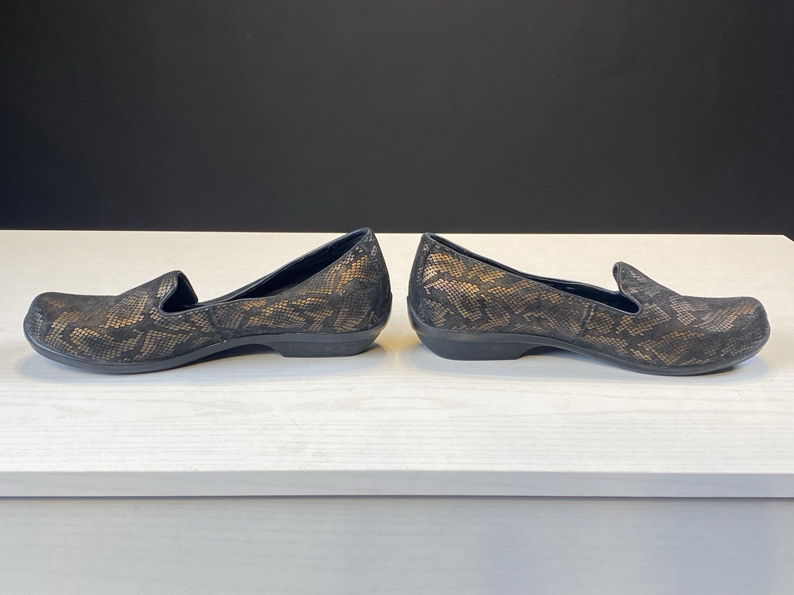 Dansko Women’s Olivia Loafer Size 37 (EU)/6.5-7 (US) Shoe Black Leather Snake