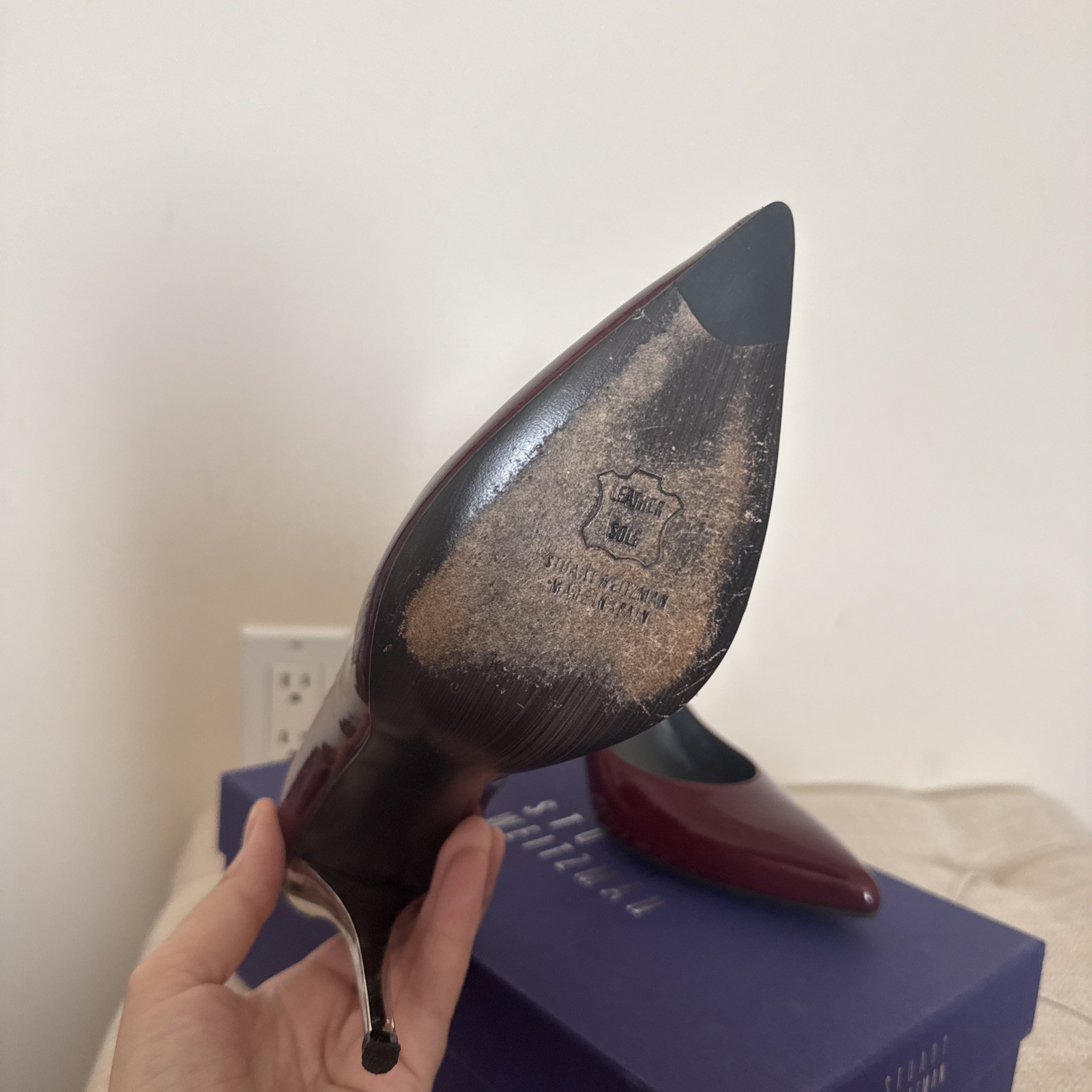 STUART WEITZMAN NAUGHTY BURGANDY ANILINE #8us $335