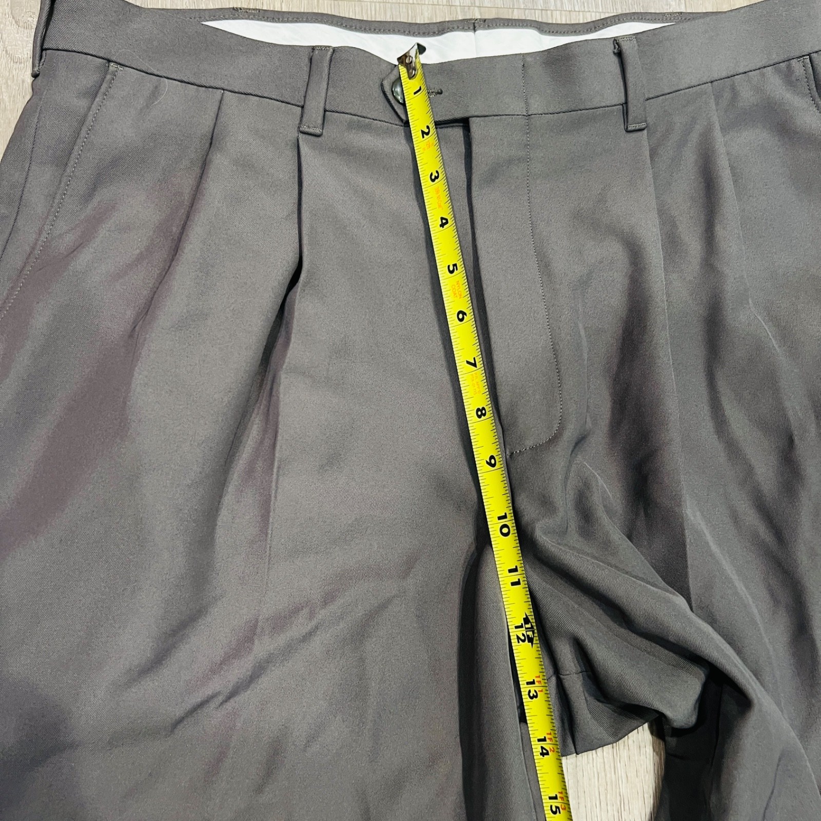 Haggar mens dress pants Gray 36×32 classic fit WPL386 Pleated Cuffs work office