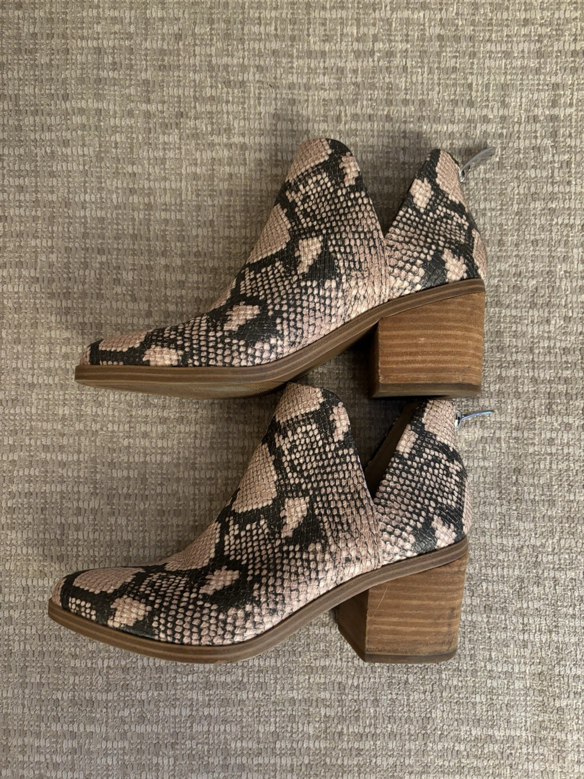 Size 6 Steve Madden vegan leather snake skin bootie True To Size Ankle Boot